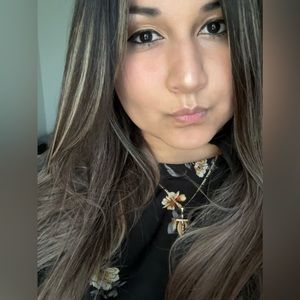 Meet your Posher, Alyssa